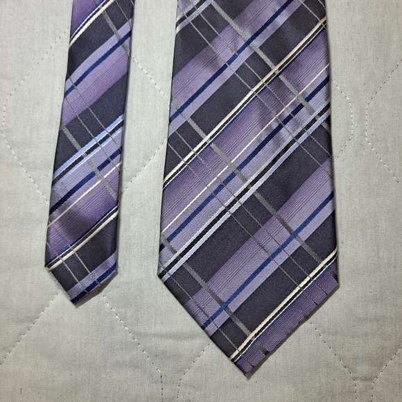 Van Heusen 💯 Silk Designer Necktie 60" x 3.75" Purple Stripes Stain Resistant - Picture 8 of 10
